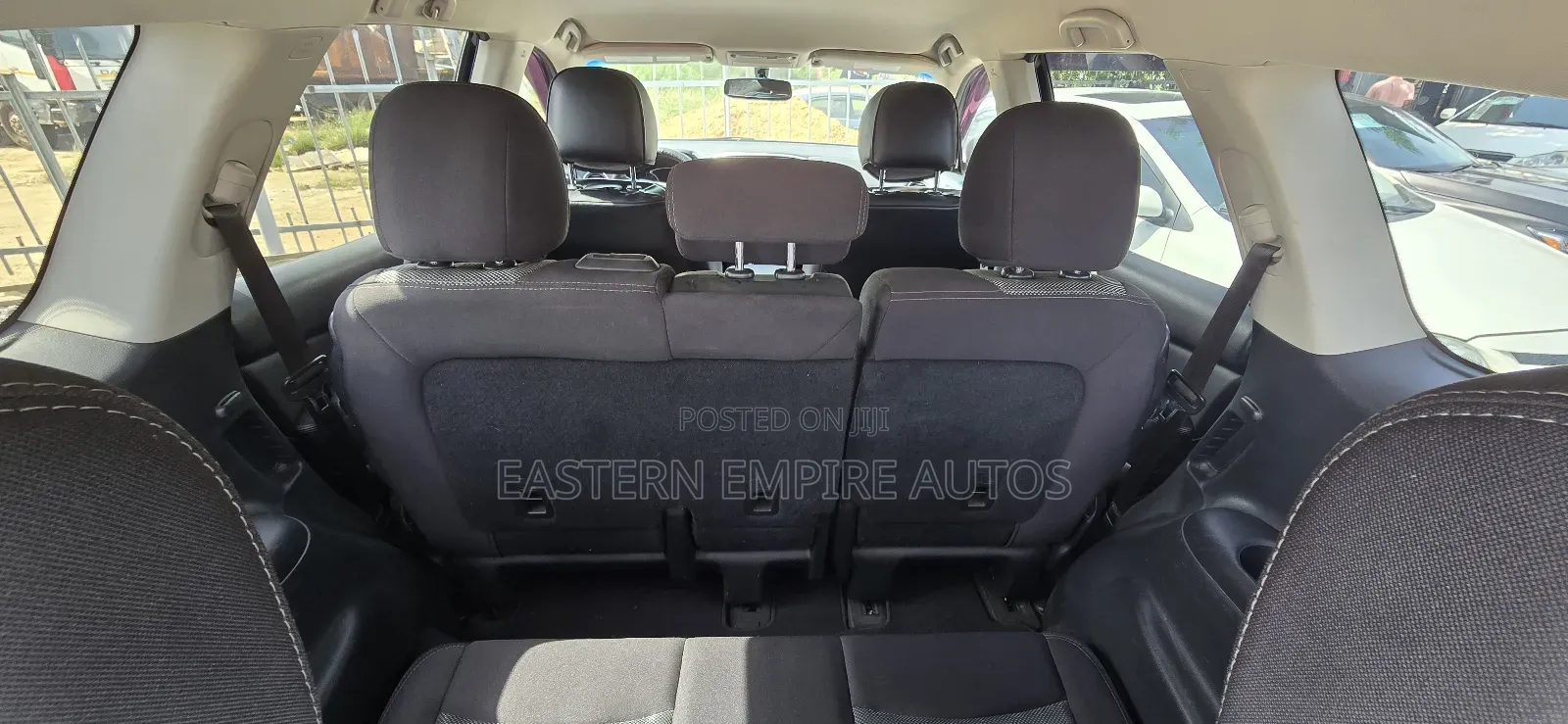 Nissan Pathfinder SV 2018 Black