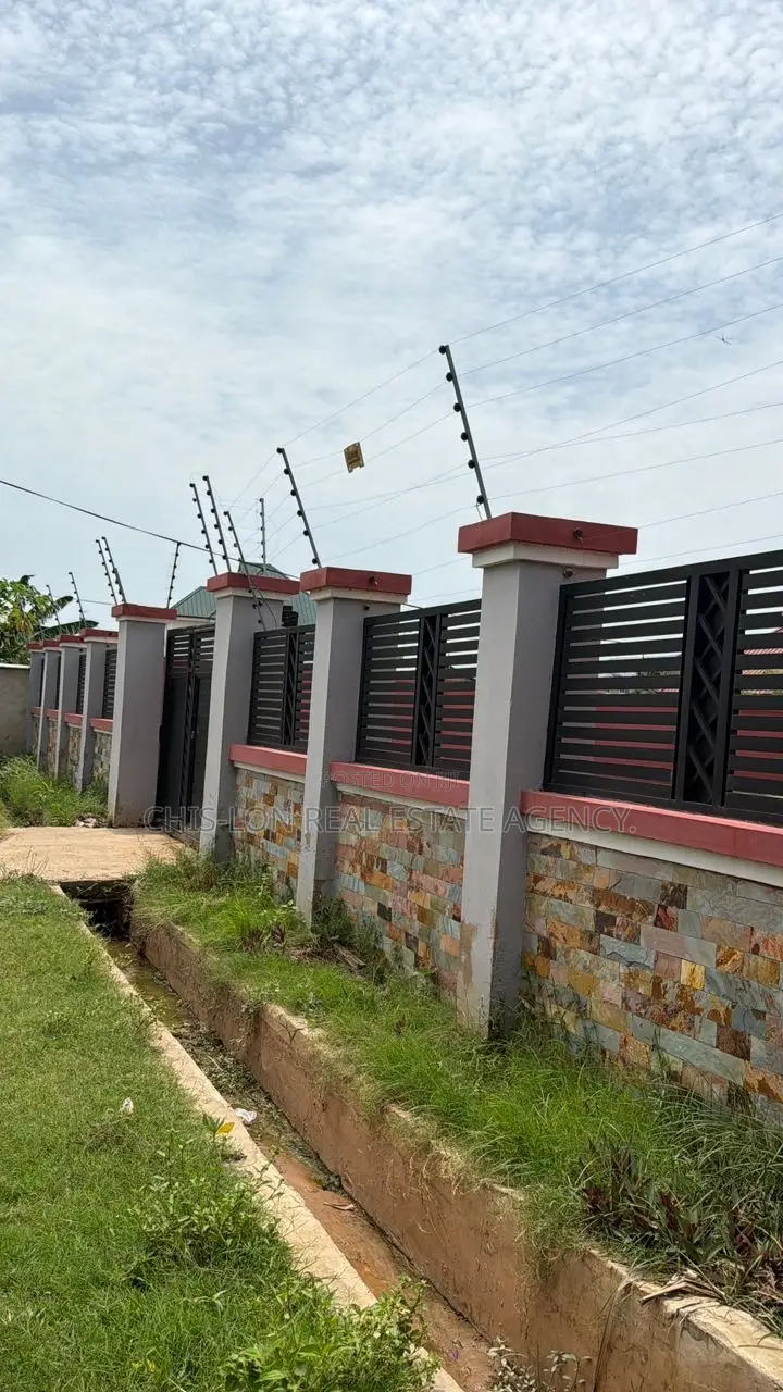 Furnished 5bdrm Duplex in Kasoa Tuba, Toll Booth for rent