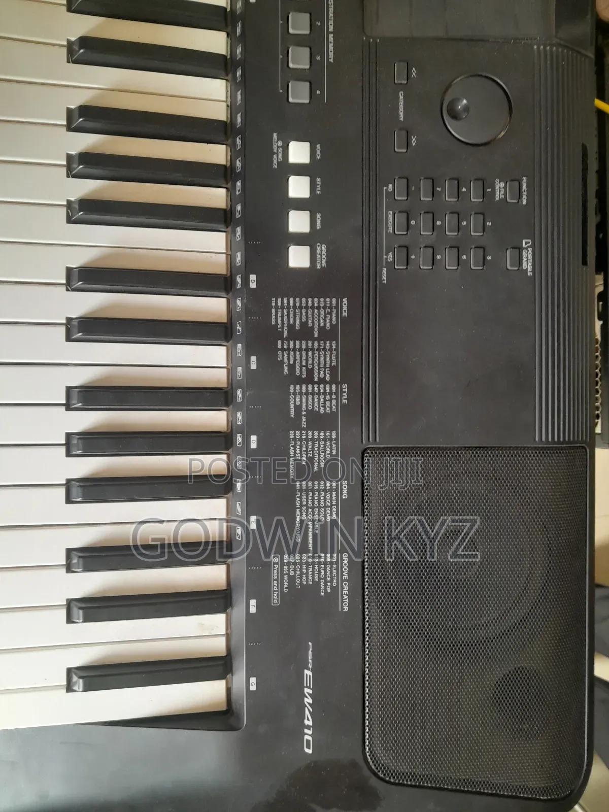 Yamaha PSR Ew410