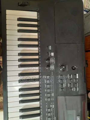 Yamaha PSR Ew410