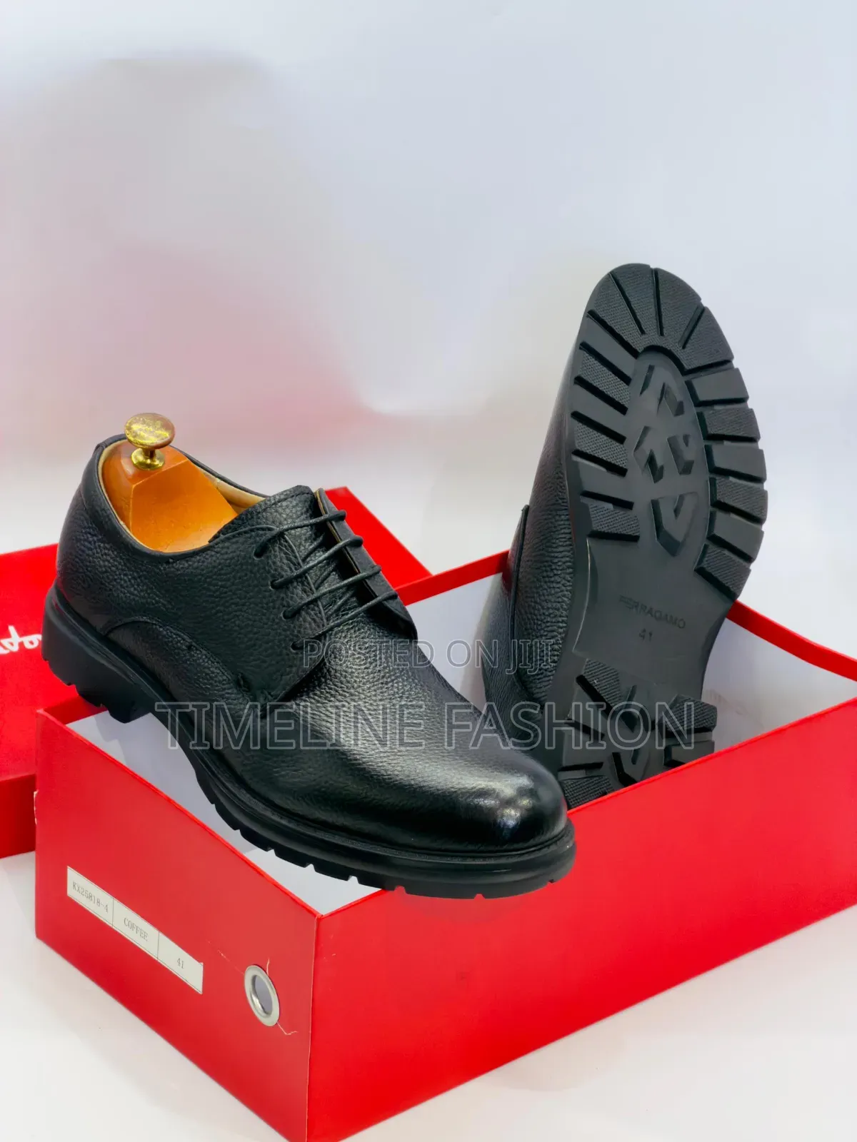 Salvatore Ferragamo Executive Men's Durable Leather Lace Up Shoes