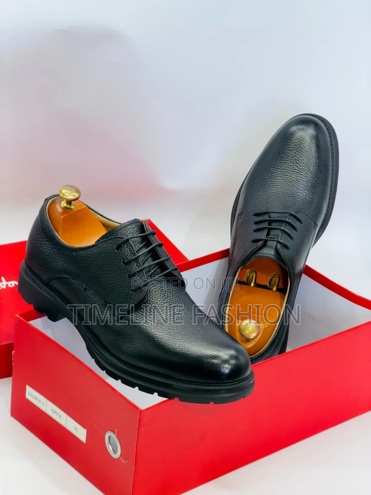 Salvatore Ferragamo Executive Men's Durable Leather Lace Up Shoes