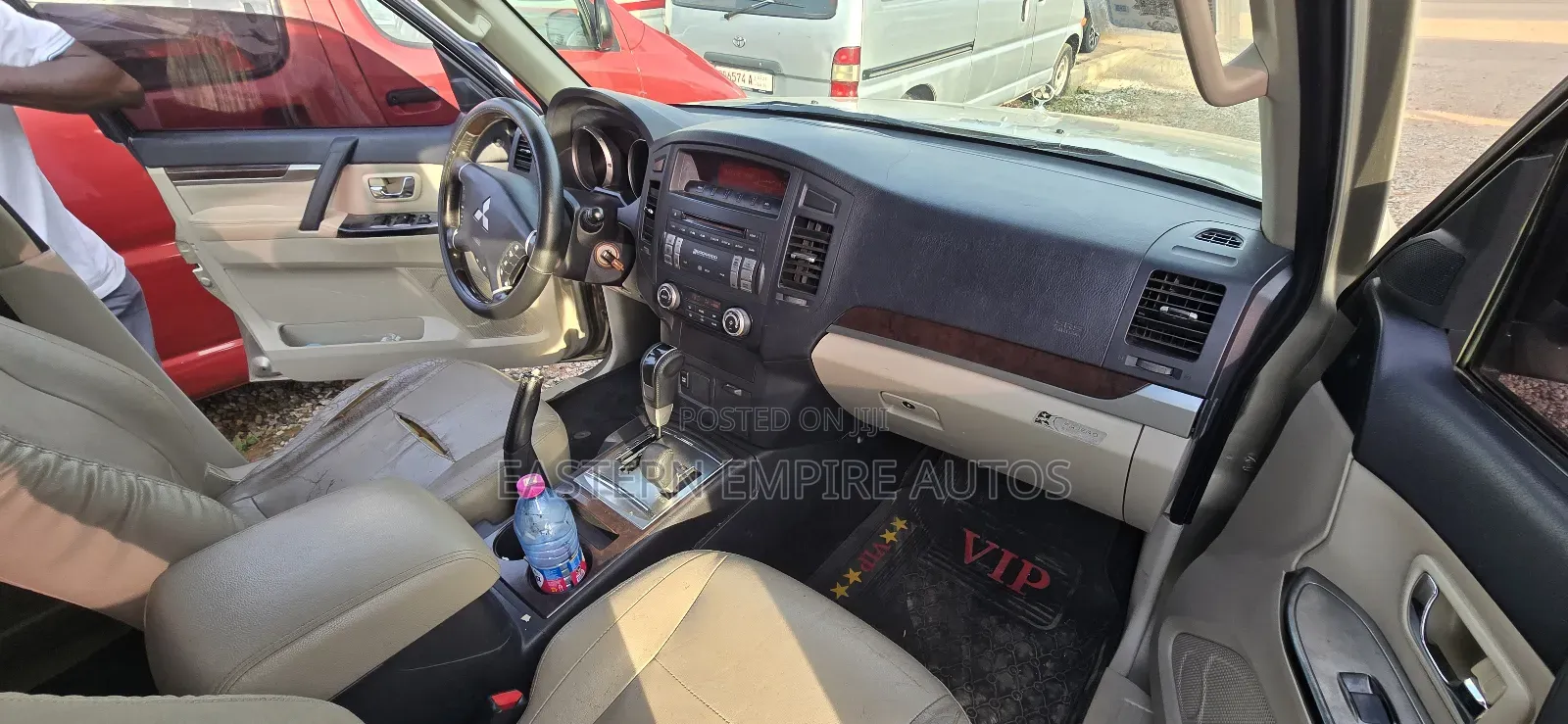 Mitsubishi Pajero V90 3.8 V6 GLS/GLX 2015 Gold