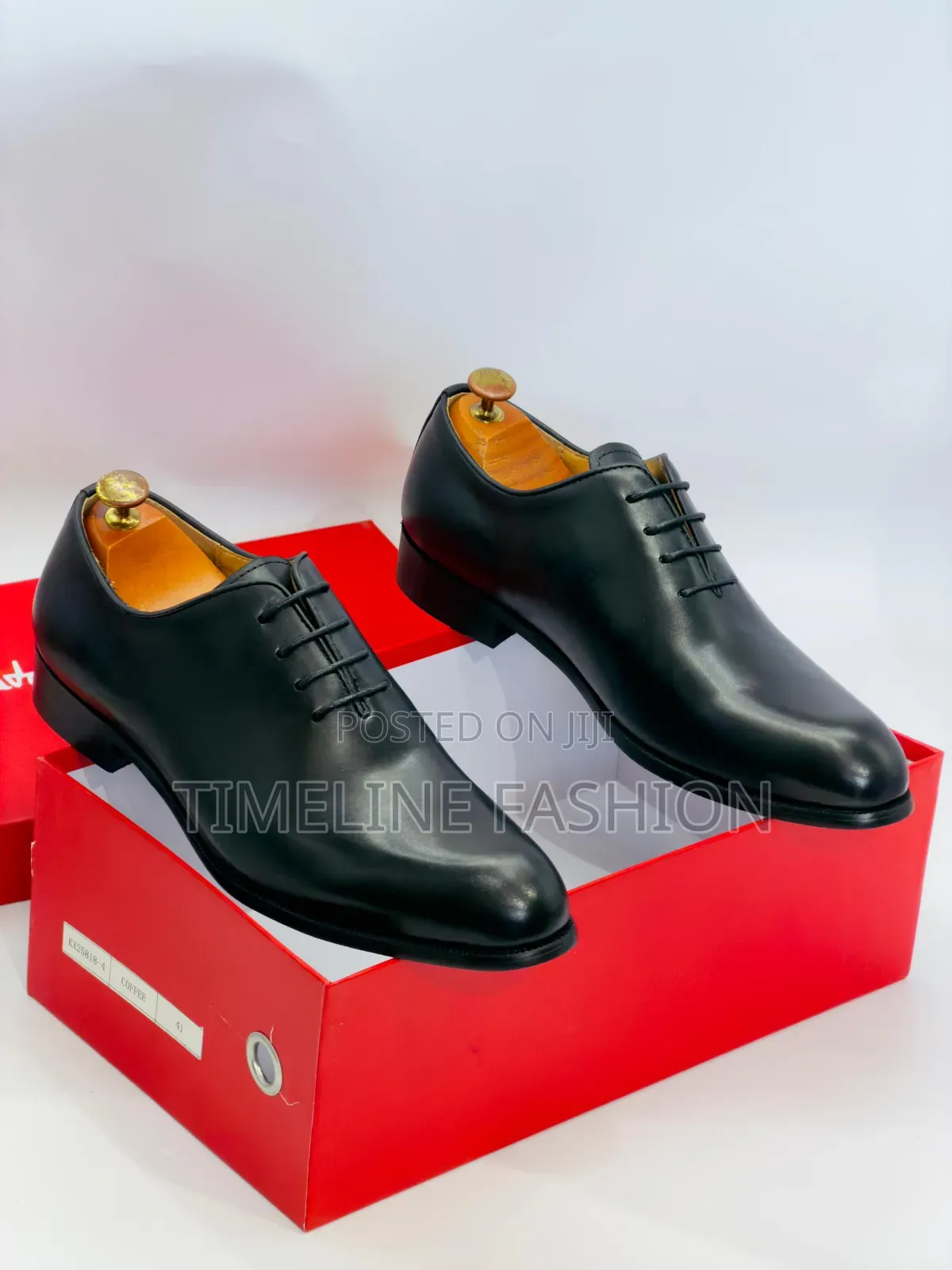 Plain Leather Salvatore Ferragamo Men's Lace Up Shoes