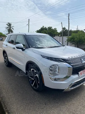 Mitsubishi Outlander SE 2023 White
