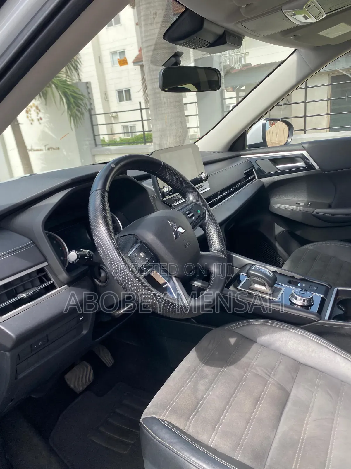 Mitsubishi Outlander SE 2023 White