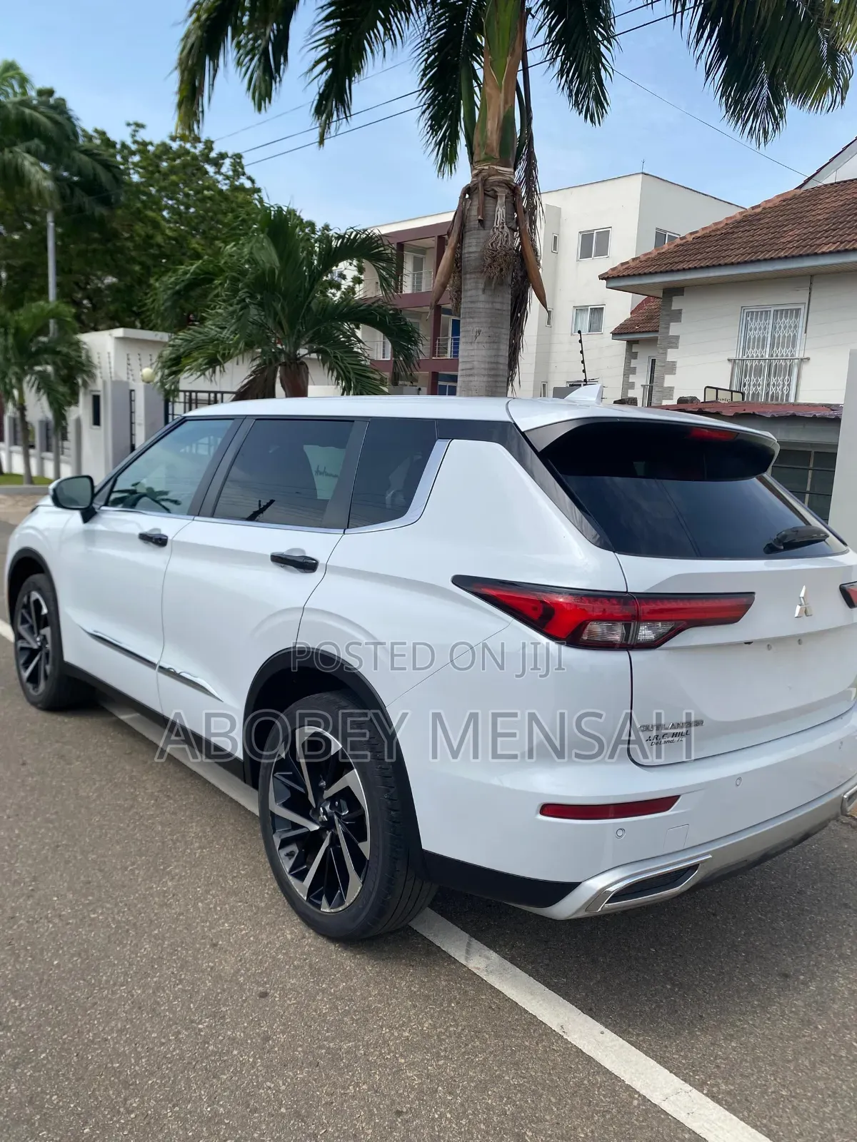 Mitsubishi Outlander SE 2023 White
