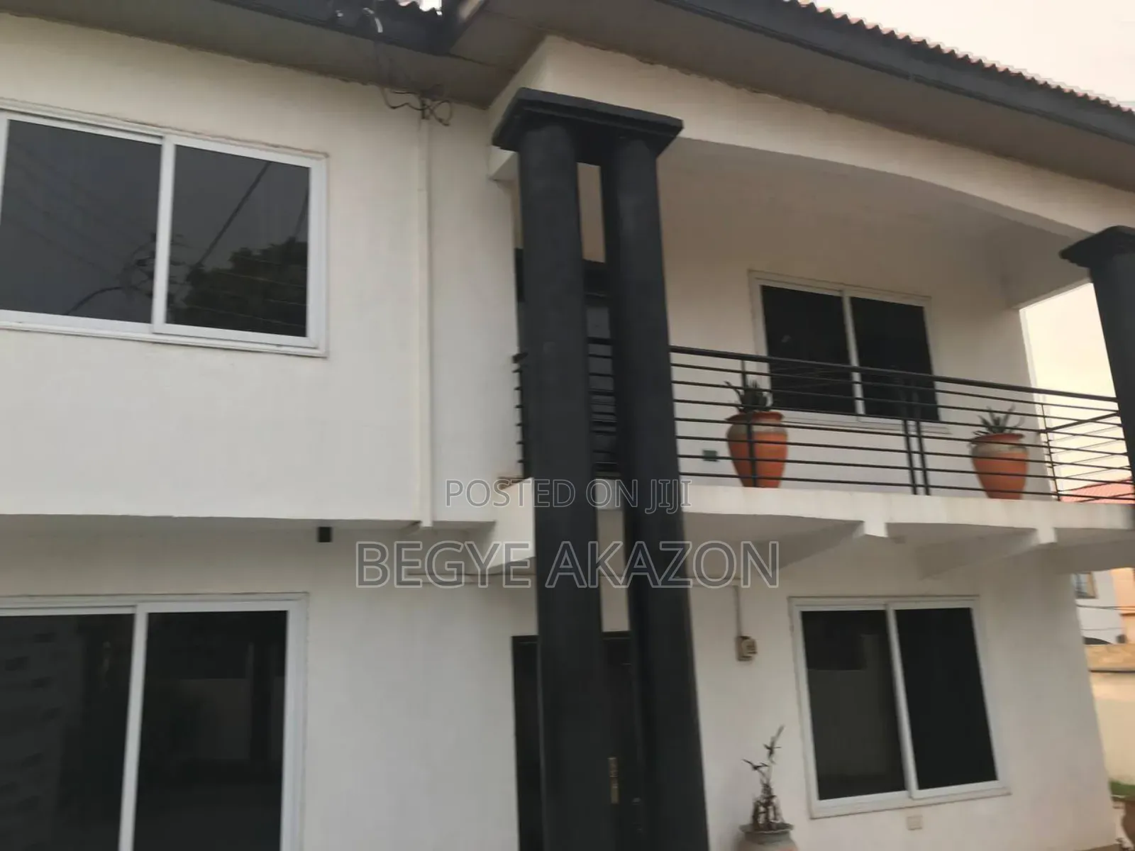 3bdrm House in Begye, Kwabenya for sale