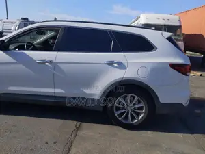 Hyundai Santa Fe 2017 White