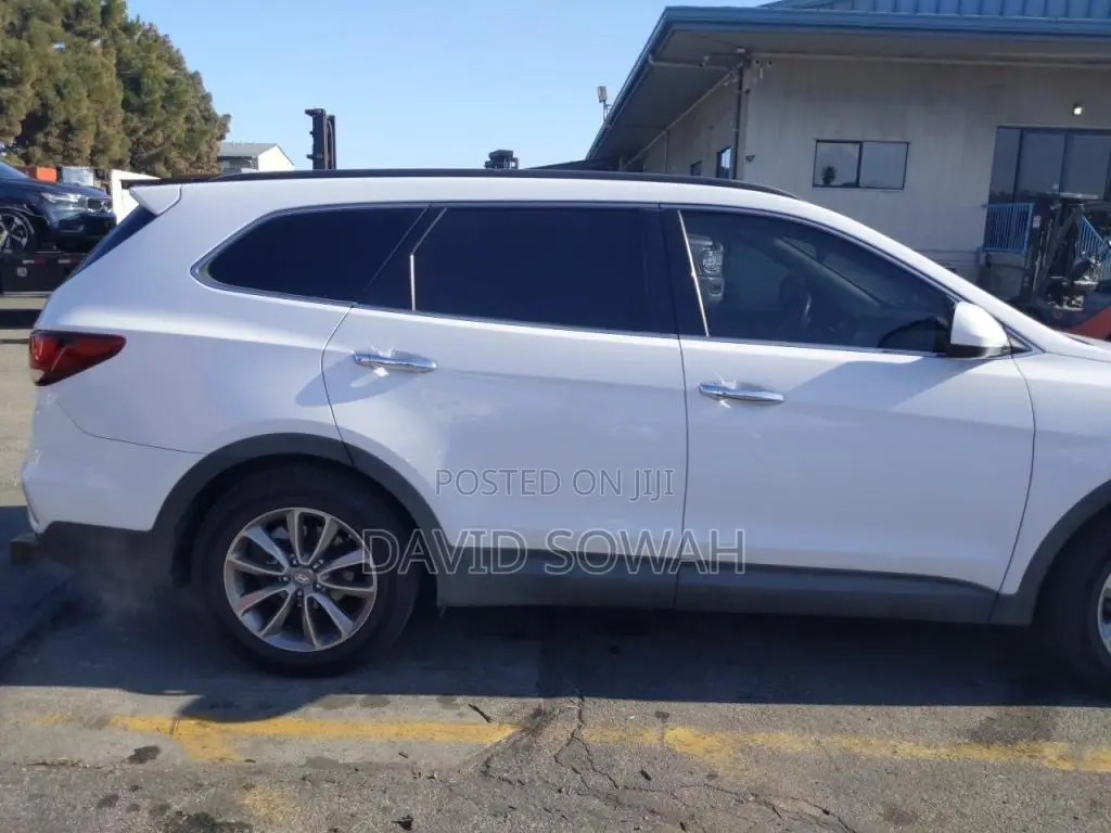Hyundai Santa Fe 2017 White