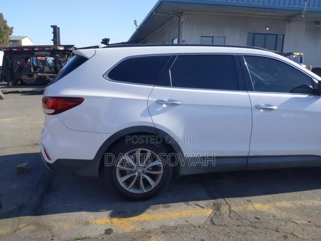 Hyundai Santa Fe 2017 White