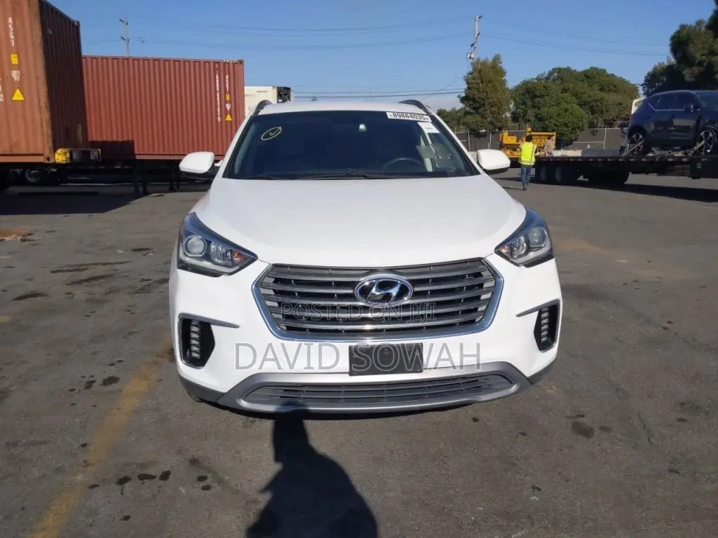 Hyundai Santa Fe 2017 White