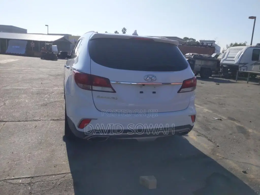 Hyundai Santa Fe 2017 White