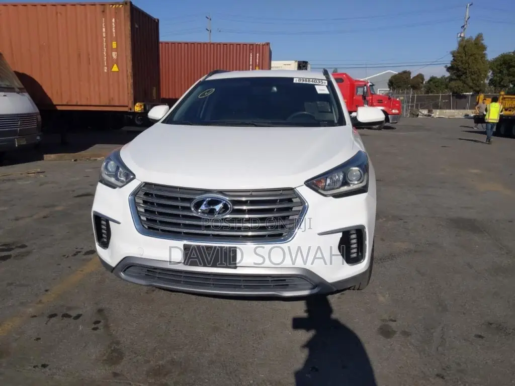 Hyundai Santa Fe 2017 White
