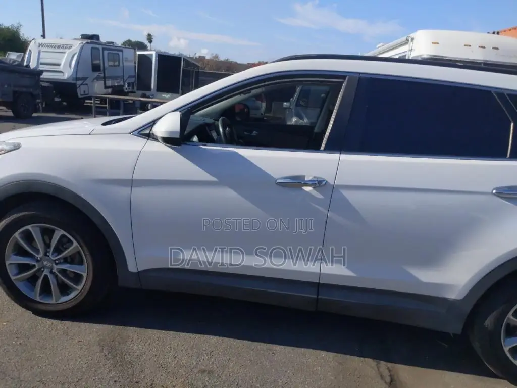 Hyundai Santa Fe 2017 White