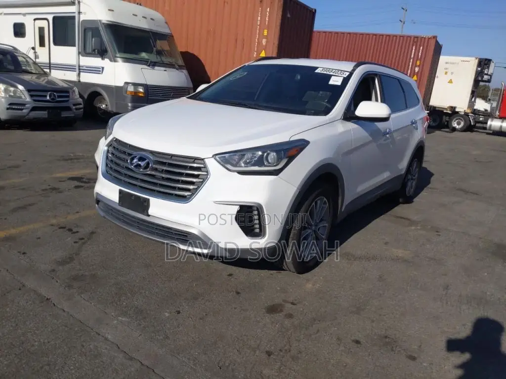 Hyundai Santa Fe 2017 White