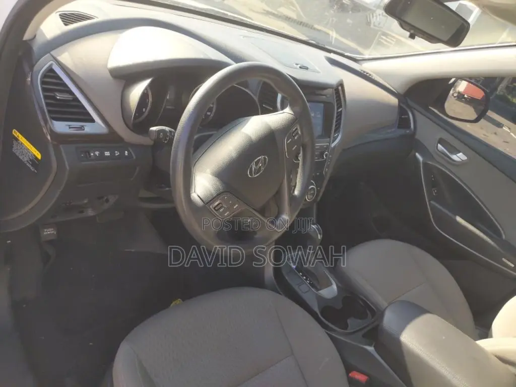 Hyundai Santa Fe 2017 White