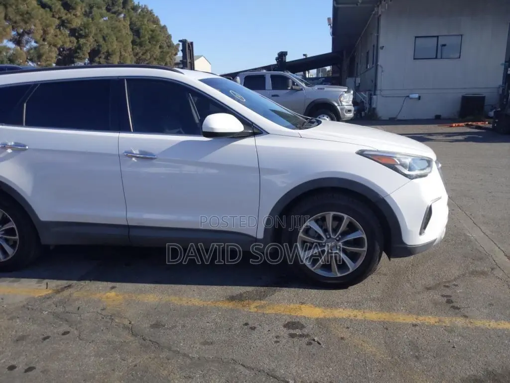 Hyundai Santa Fe 2017 White