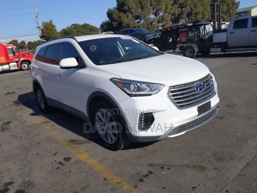 Hyundai Santa Fe 2017 White