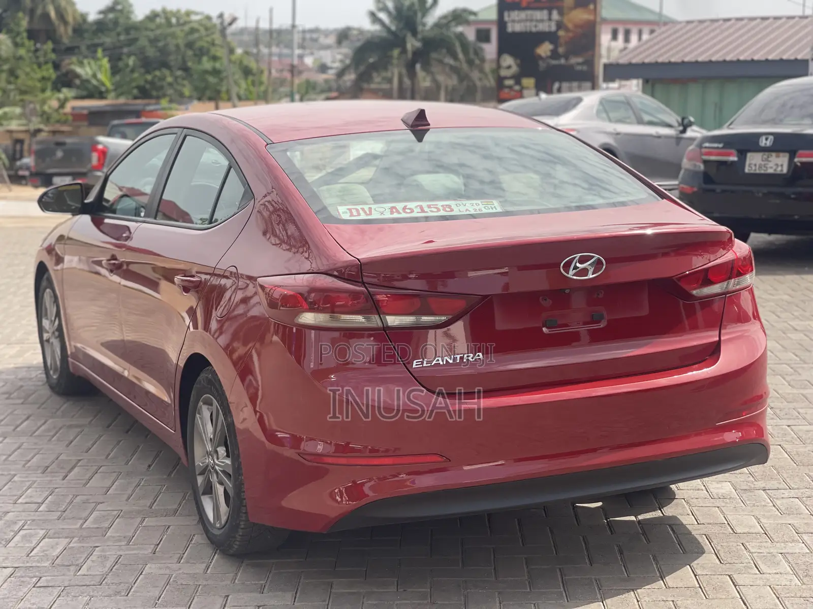 Hyundai Elantra SE Sedan FWD (2.0L 4cyl 6M) 2017 Red