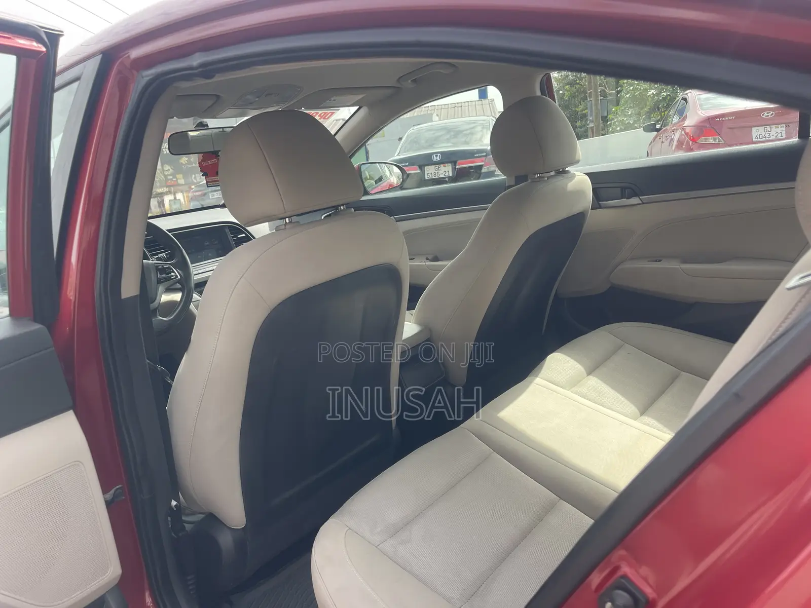 Hyundai Elantra SE Sedan FWD (2.0L 4cyl 6M) 2017 Red
