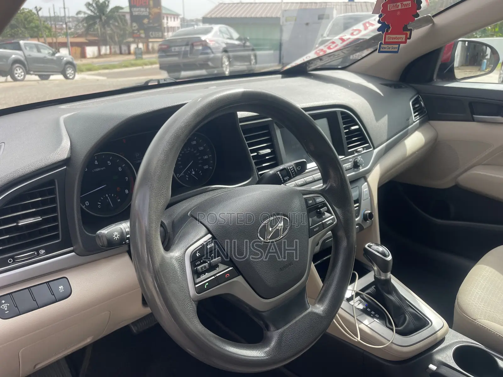 Hyundai Elantra SE Sedan FWD (2.0L 4cyl 6M) 2017 Red