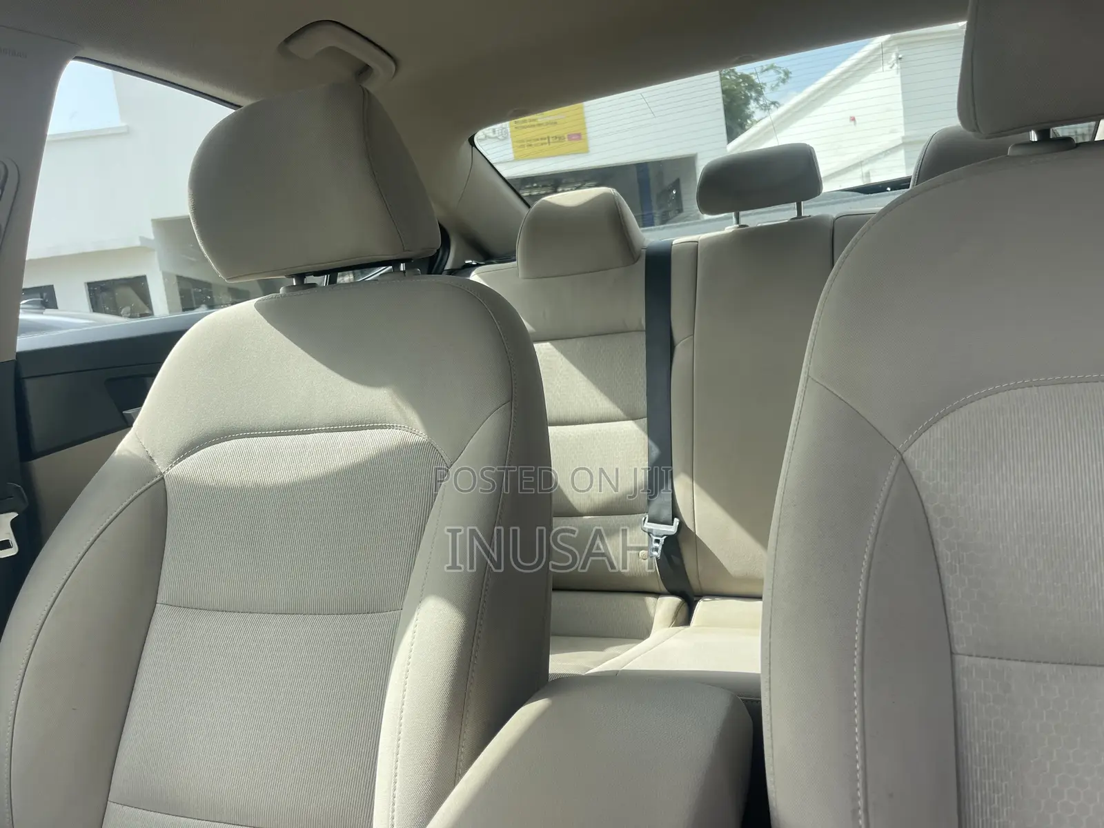 Hyundai Elantra SE Sedan FWD (2.0L 4cyl 6M) 2017 Red
