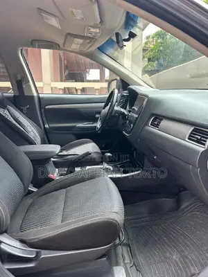 Mitsubishi Outlander SE FWD 2017 Silver