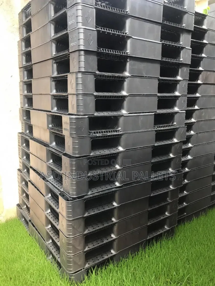 Brand New Plastic Pallets And Wood Pallets