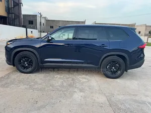 Toyota Highlander Platinum AWD 2024 Black