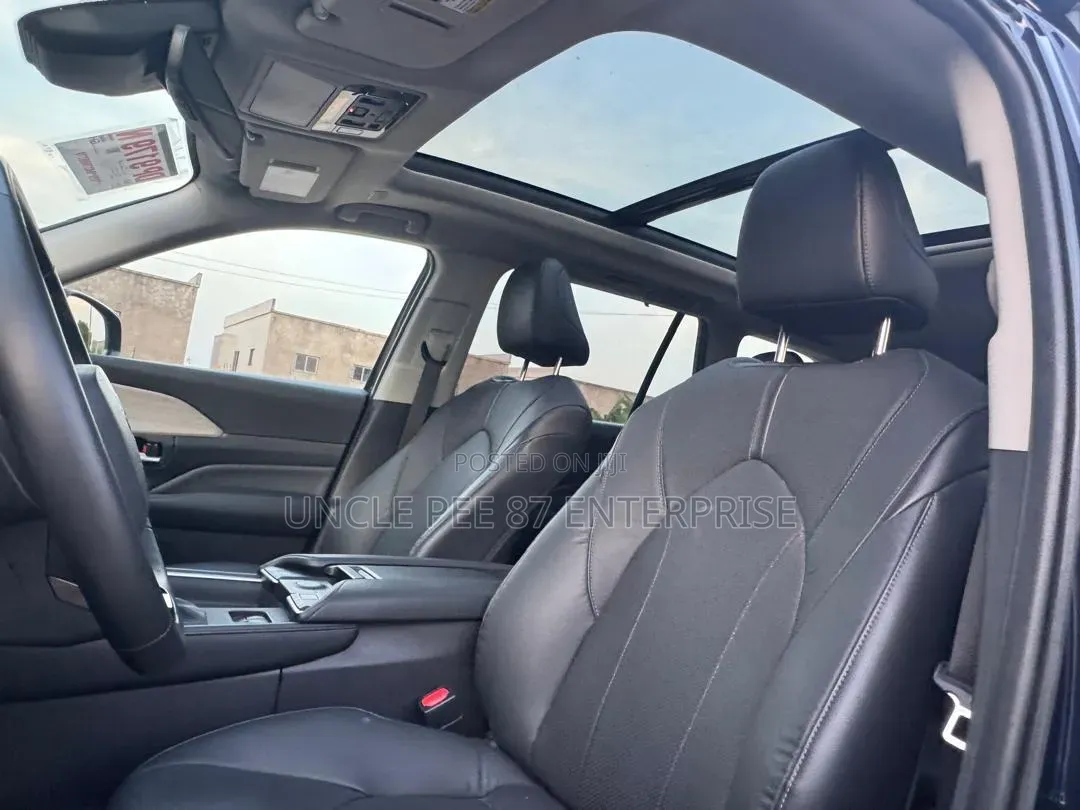 Toyota Highlander Platinum AWD 2024 Black