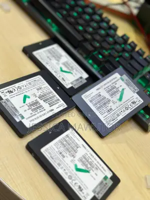 Hp Enterprise Pm863a Sata 3.84tb SSD Business Mz-7lm3t8n 2.5"