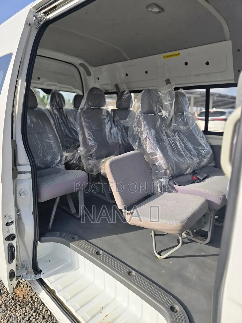 Toyota HiAce 2013 White