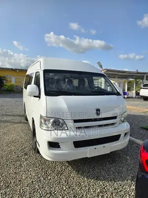 Toyota HiAce 2013 White
