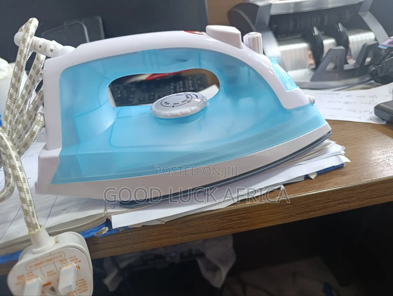 Decakila Steam Iron 1600w – Keen020l