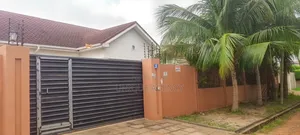 4bdrm Bungalow in Baatsona Total for rent