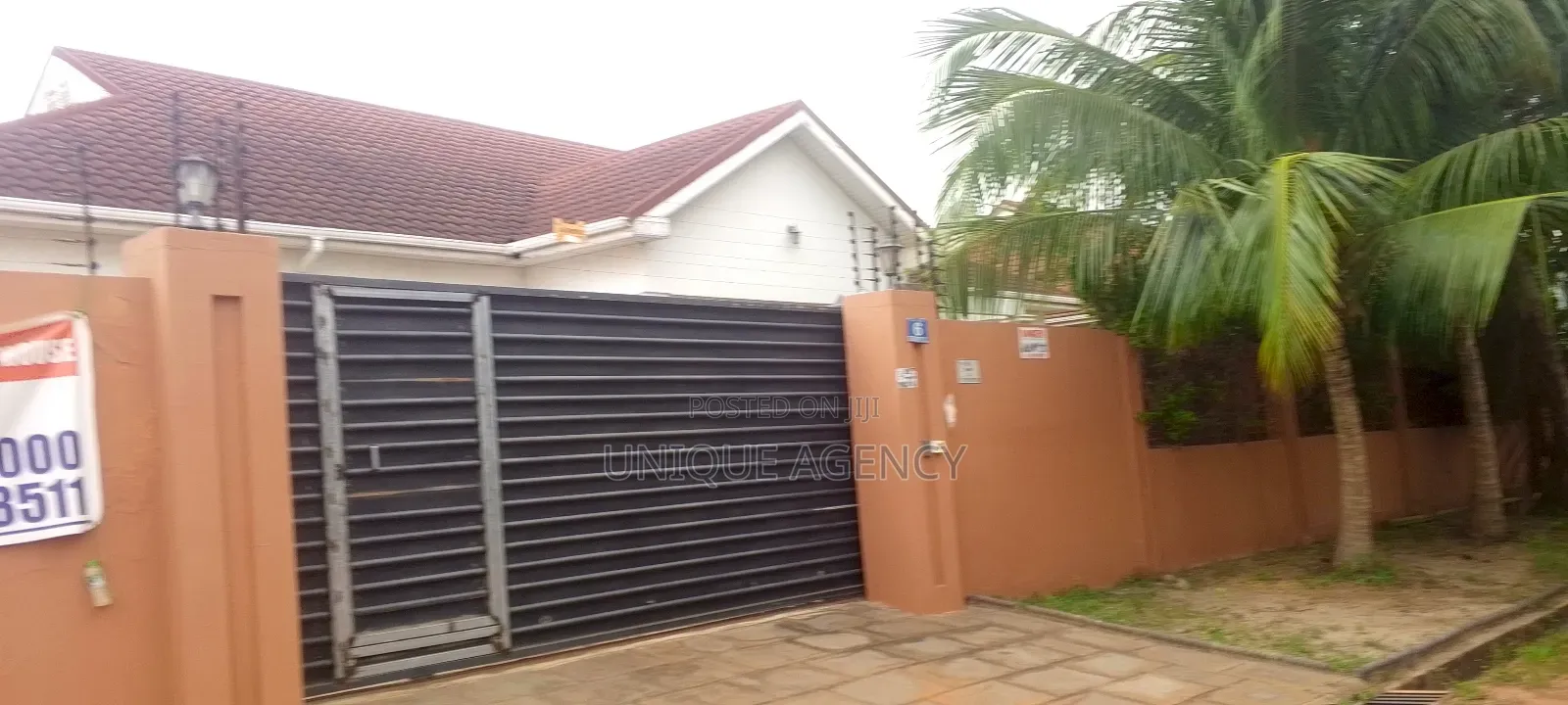 4bdrm Bungalow in Baatsona Total for rent