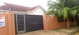 4bdrm Bungalow in Baatsona Total for rent