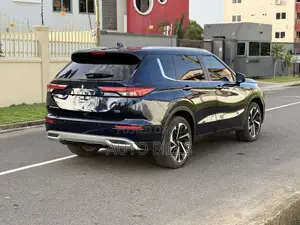 Mitsubishi Outlander SE 2022 Blue