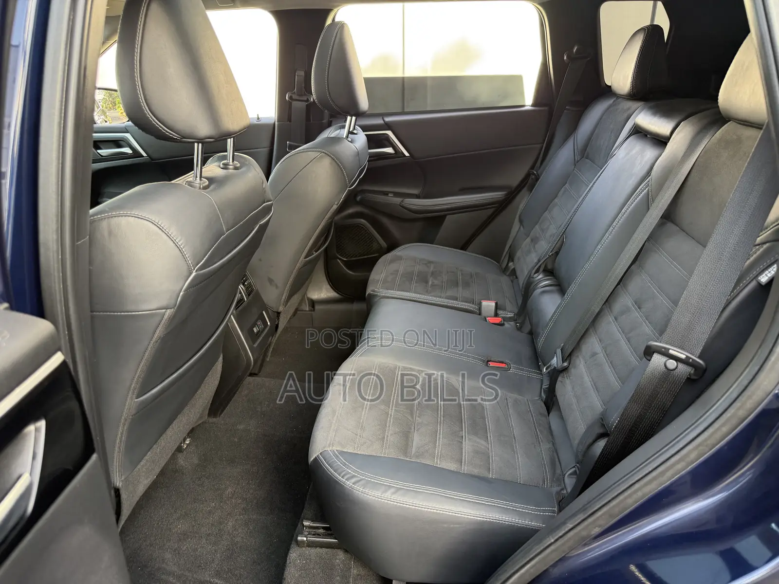Mitsubishi Outlander SE 2022 Blue