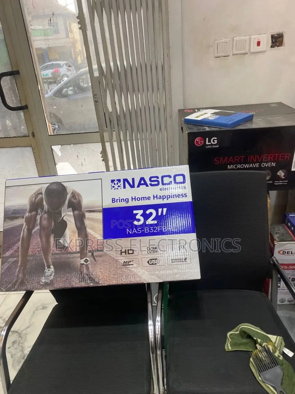 Grab the New Nasco 32” Tv FHD Satellite