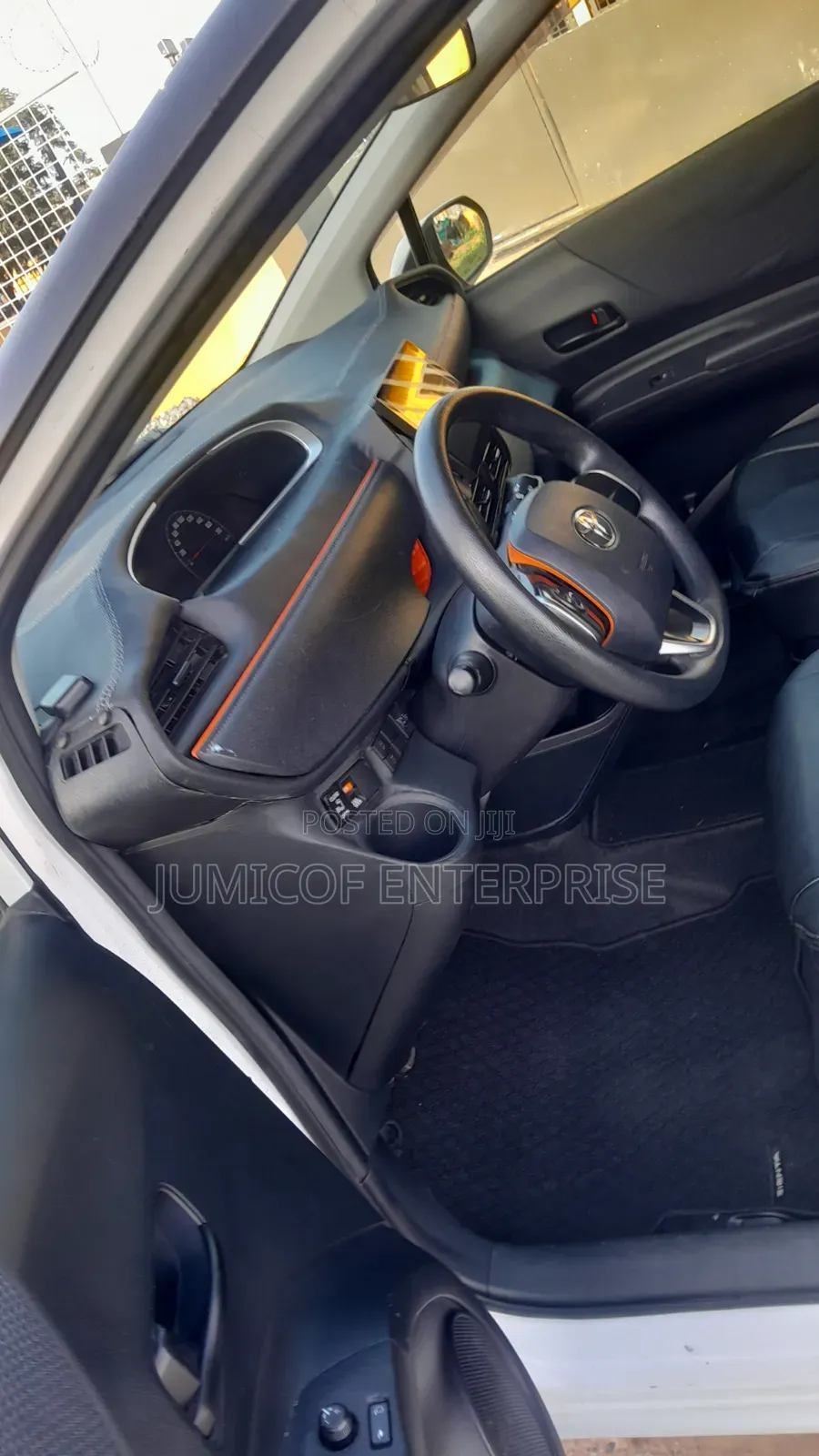 Toyota Sienta 2016 White