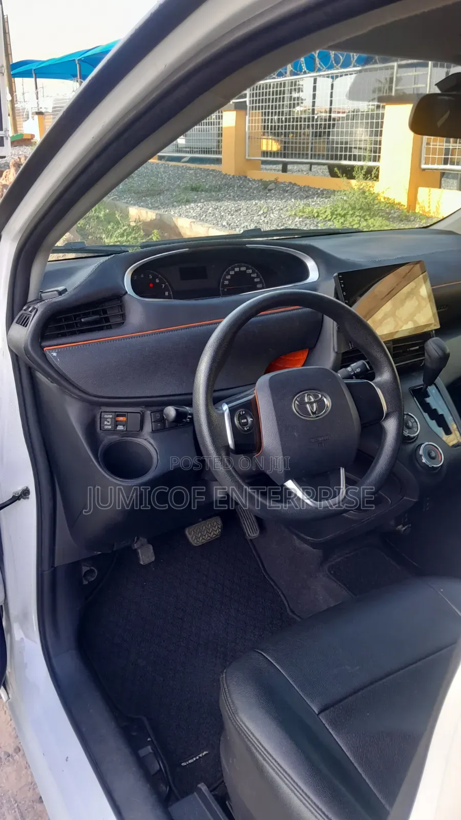 Toyota Sienta 2016 White