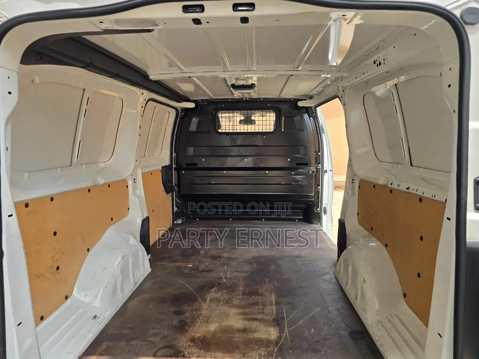 Toyota HiAce 2016 White