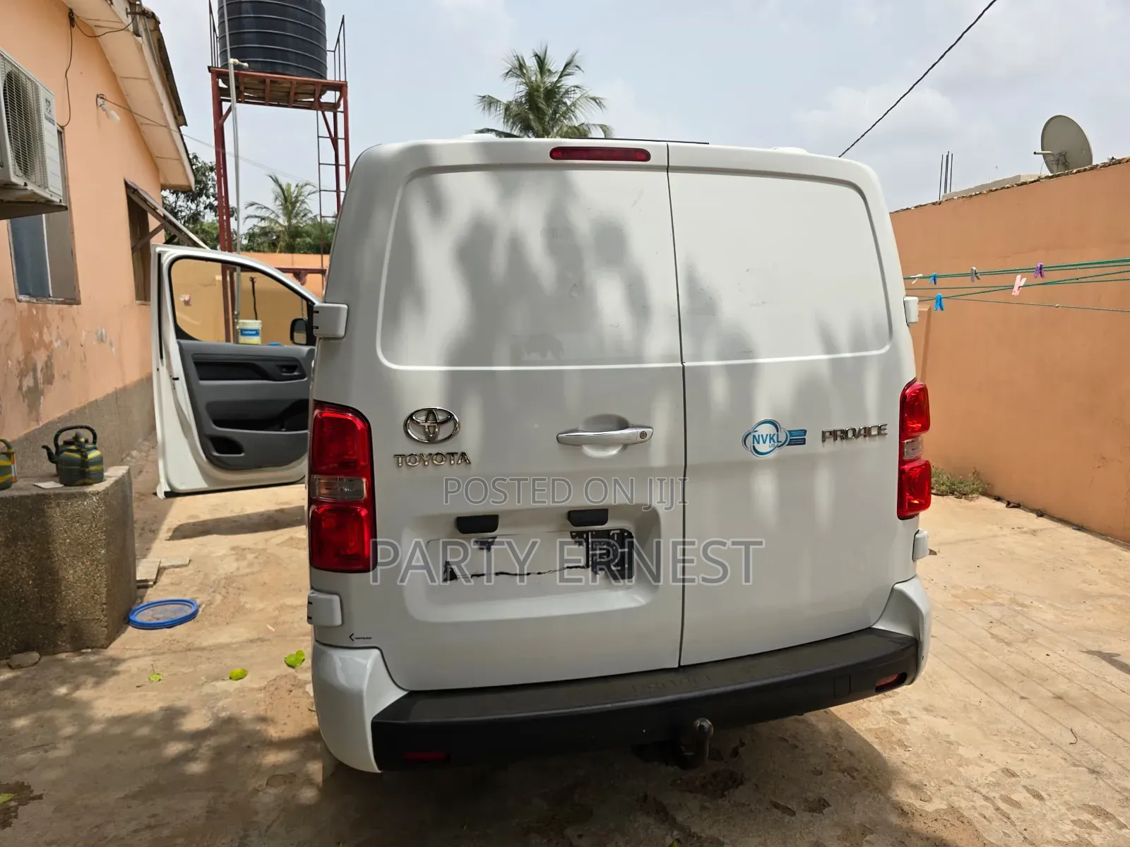 Toyota HiAce 2016 White