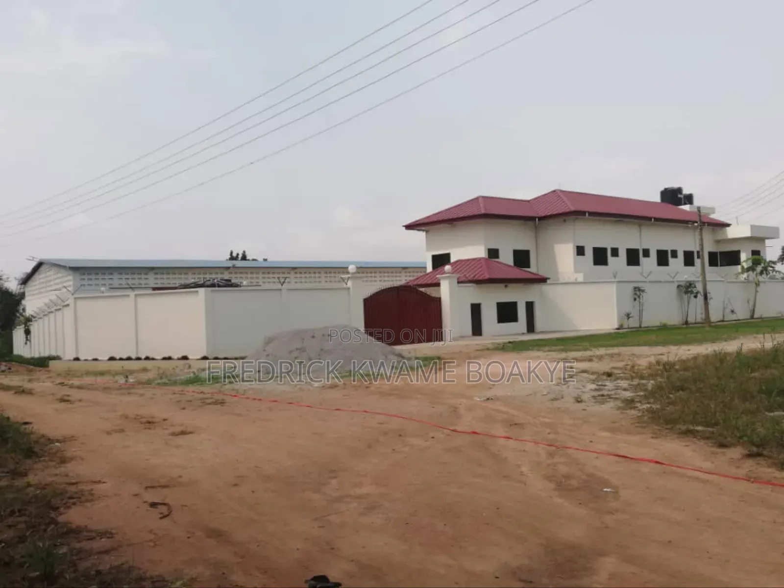 5 Plots of Land With Warehouse for Sale at Ejuso