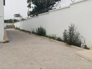 5 Plots of Land With Warehouse for Sale at Ejuso