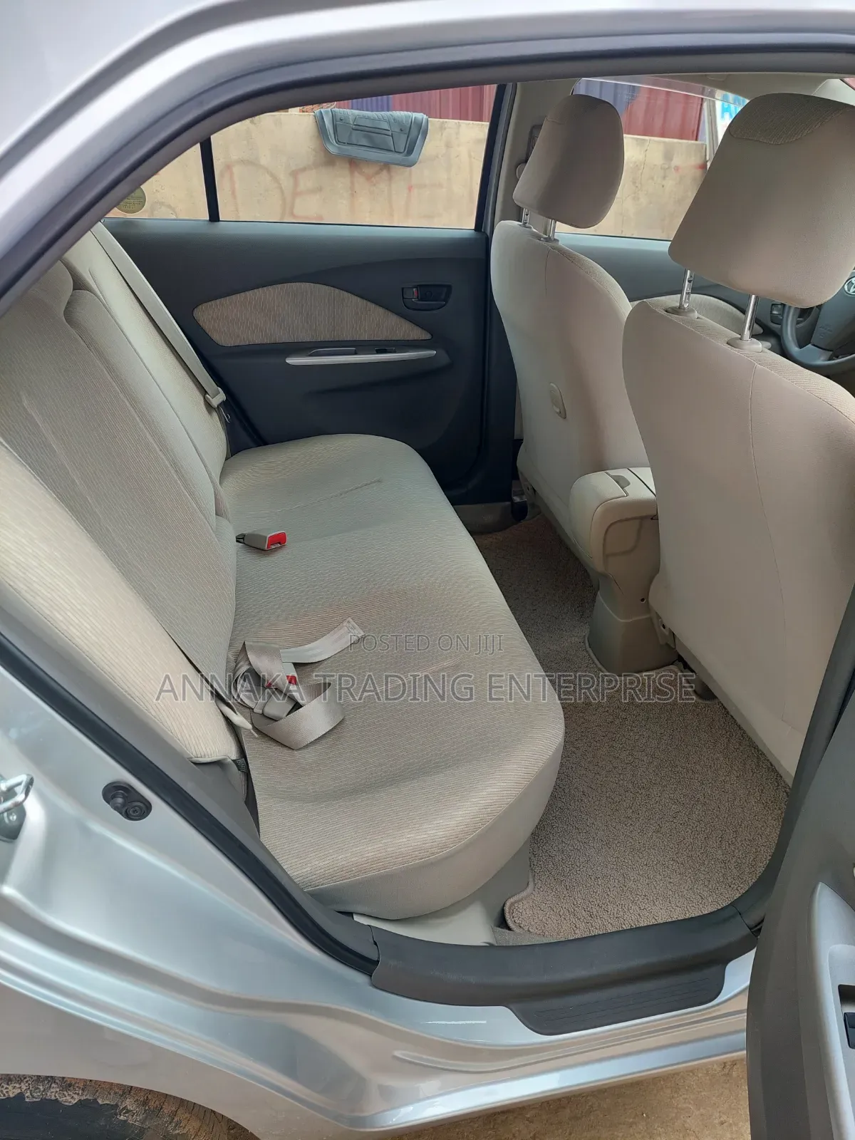 Toyota Belta 2010 Silver