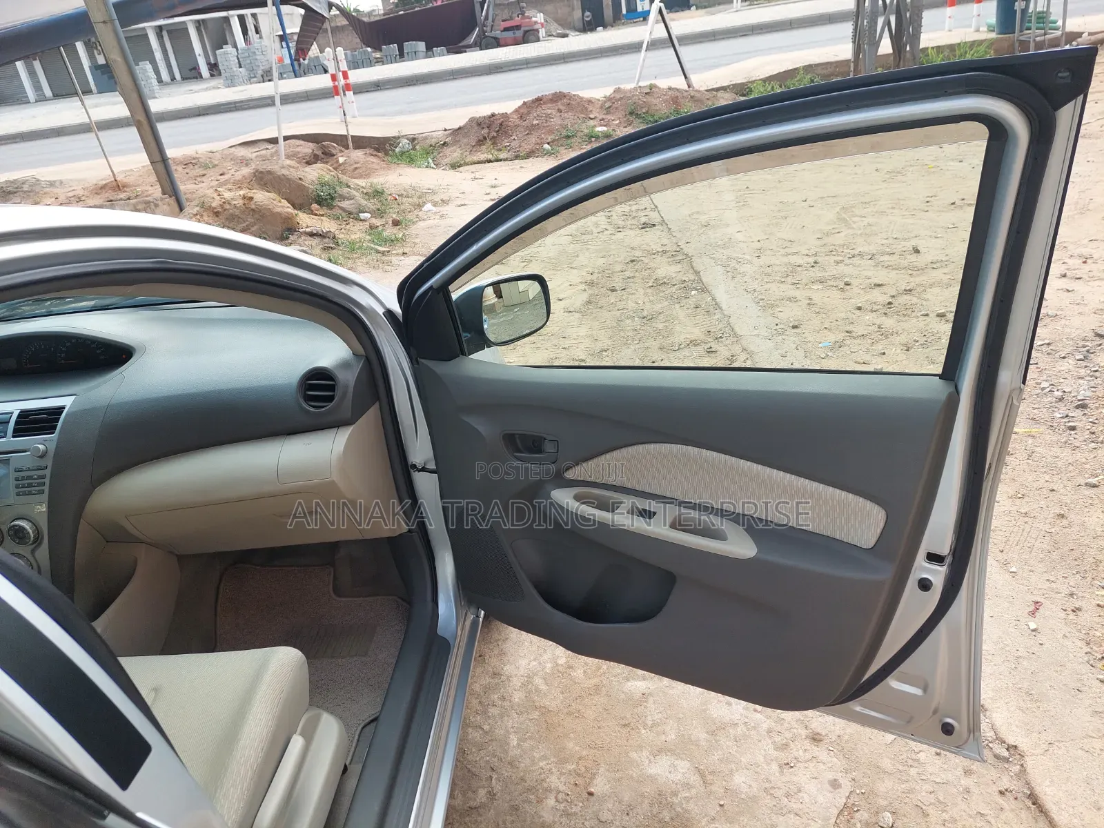 Toyota Belta 2010 Silver