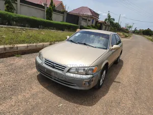 Toyota Camry LE 4dr Sedan (2.2L 4cyl 4A) 2001 Silver